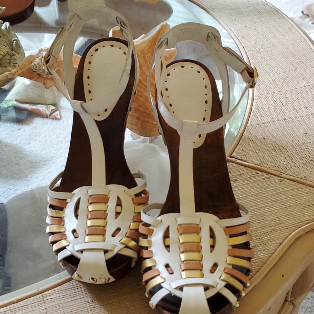BCBG sandals with wooden heel